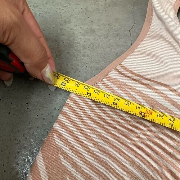 Good American Seamless Sports Bra - Picture 4 of 6